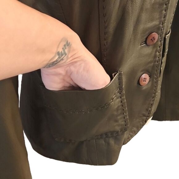 SOLD! Womens Vintage Kenneth Cole Reaction Army Green leather jacket size Medium - Picture 5 of 16